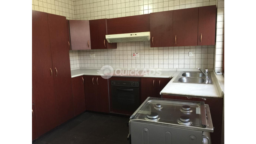 2-unit-upstairs-3-bedroom-house-for-rent-in-colombo-8-eh9-big-5