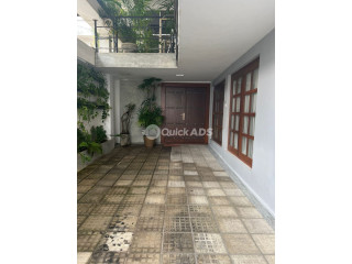 Ground Floor House For Rent in Colombo 7 -EH71