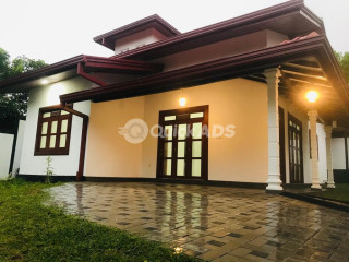 Single Story House For Sale in Athurugiriya - EH62