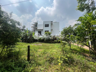 90 Perches Lands For Sale in Boralesgamuwa - EL4