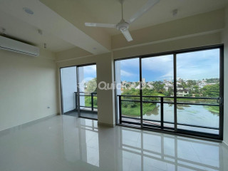 Access Aquaria 3 Rooms Unfurnished Apartment for Sale (A18332)