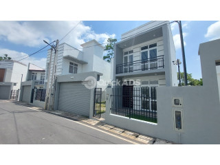 2 Story Brand New House For Rent in Kottawa - HEC97