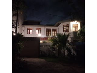 2 Story House For Sale in Colombo 5 - HEC100