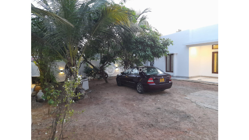 single-story-house-with-land-for-lease-in-rajagiriya-ec2-big-1